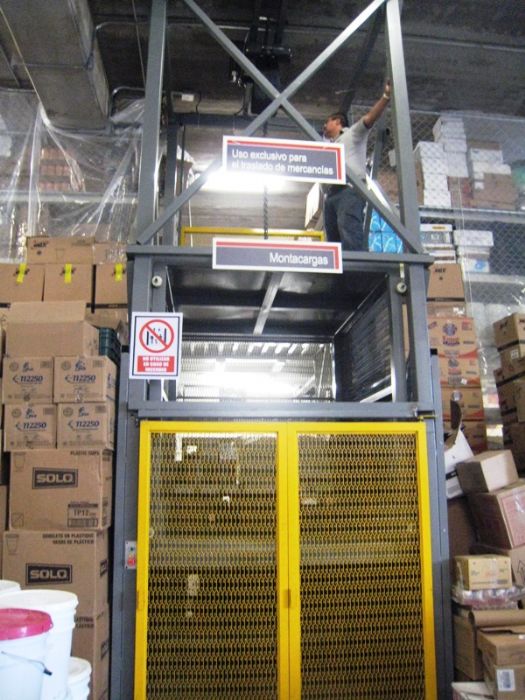 ELEVADOR DE CARGA 
